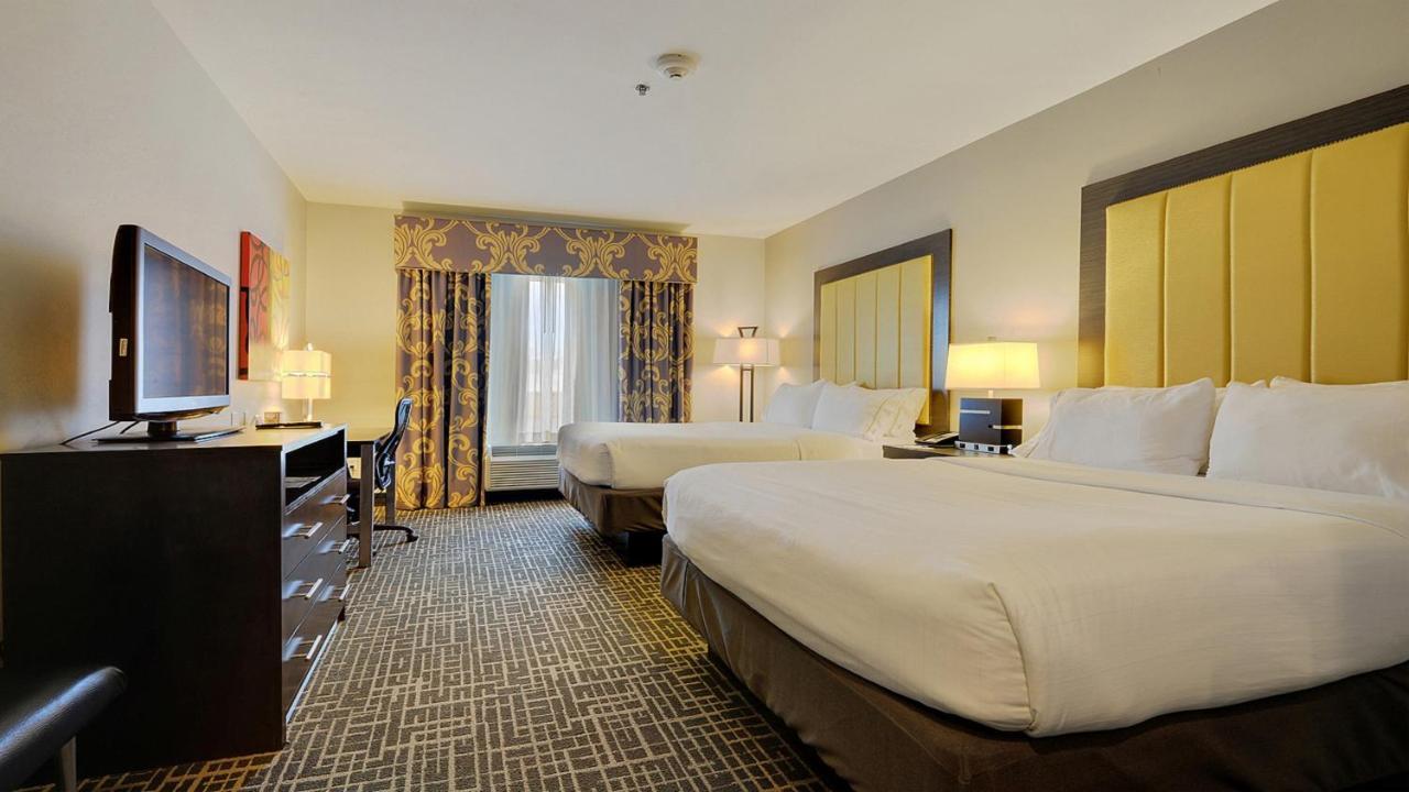 Holiday Inn Express & Suites Gonzales By Ihg Exterior photo