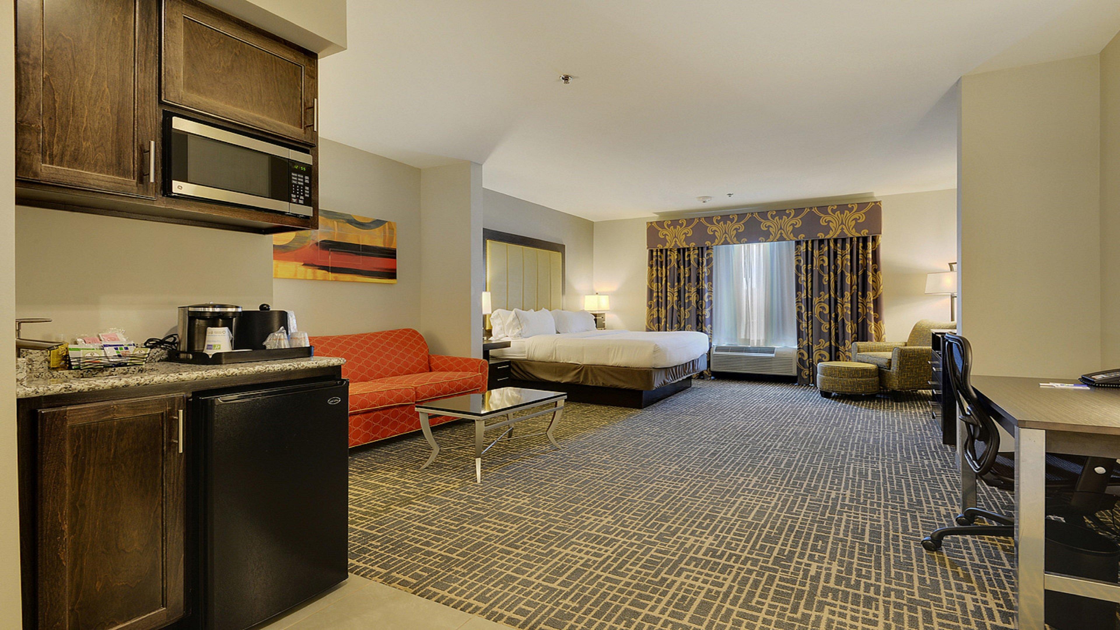 Holiday Inn Express & Suites Gonzales By Ihg Exterior photo