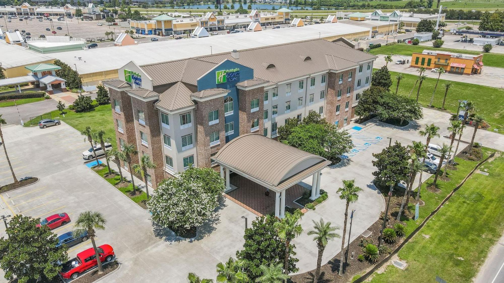 Holiday Inn Express & Suites Gonzales By Ihg Exterior photo