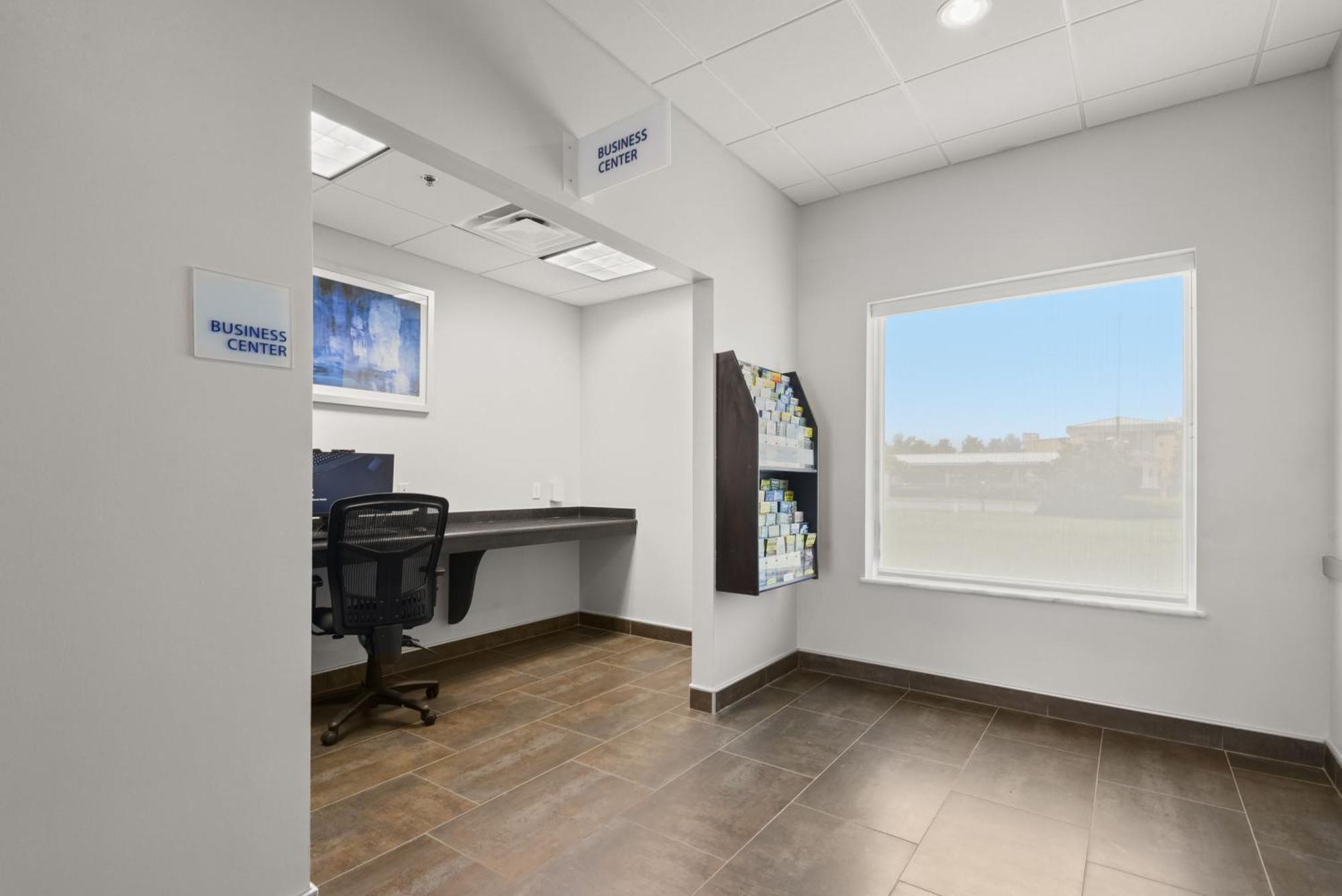 Holiday Inn Express & Suites Gonzales By Ihg Exterior photo